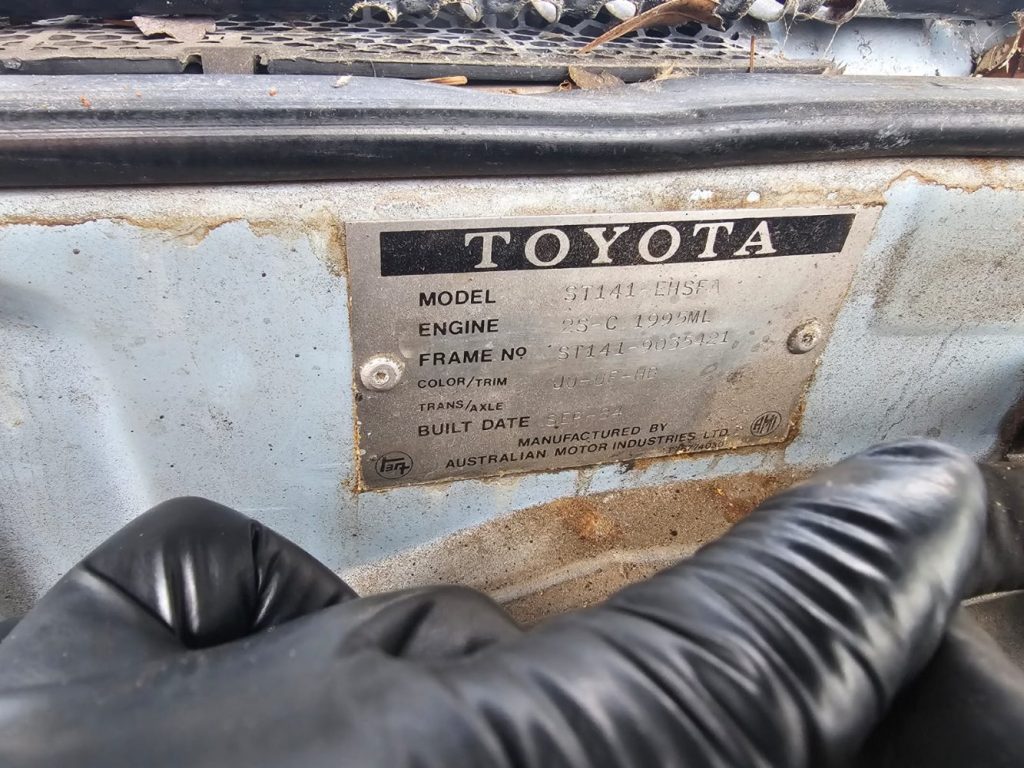 Car Wreckers - Toyota Corona 1984 Blue Auto Petrol
