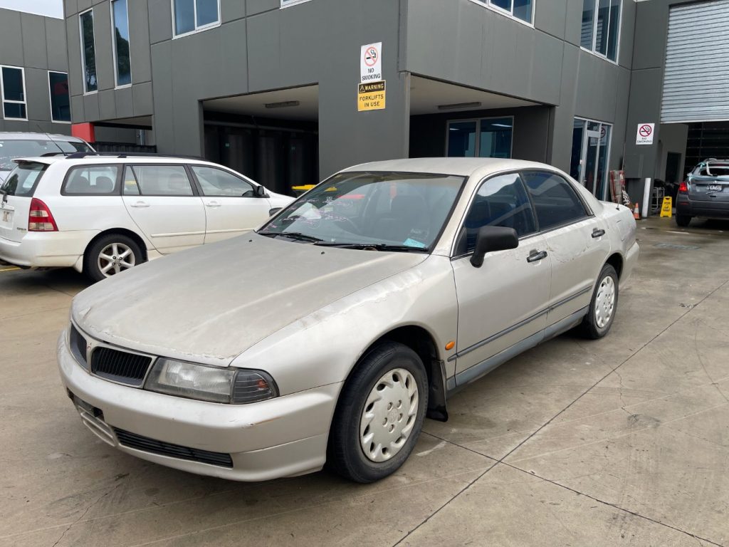 Car Wreckers - Toyota Camry 2000 Gold Auto