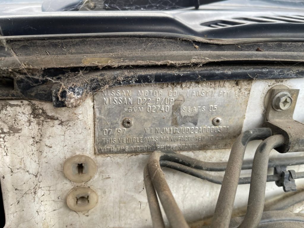 Car Wreckers - Nissan Navara 1997 White Manual Diesel