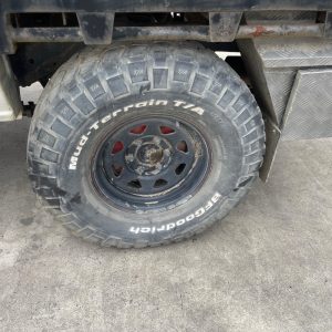 Car Wreckers - Nissan Navara 1997 White Manual Diesel