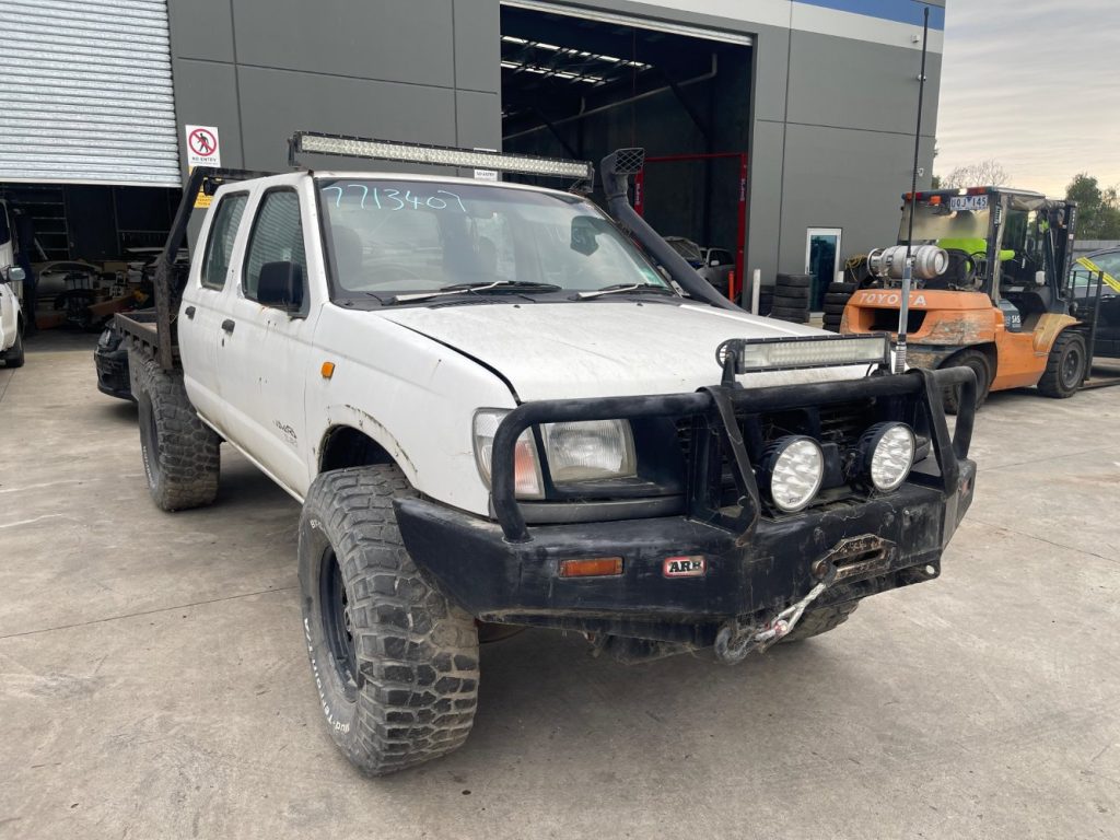 Car Wreckers - Nissan Navara 1997 White Manual Diesel