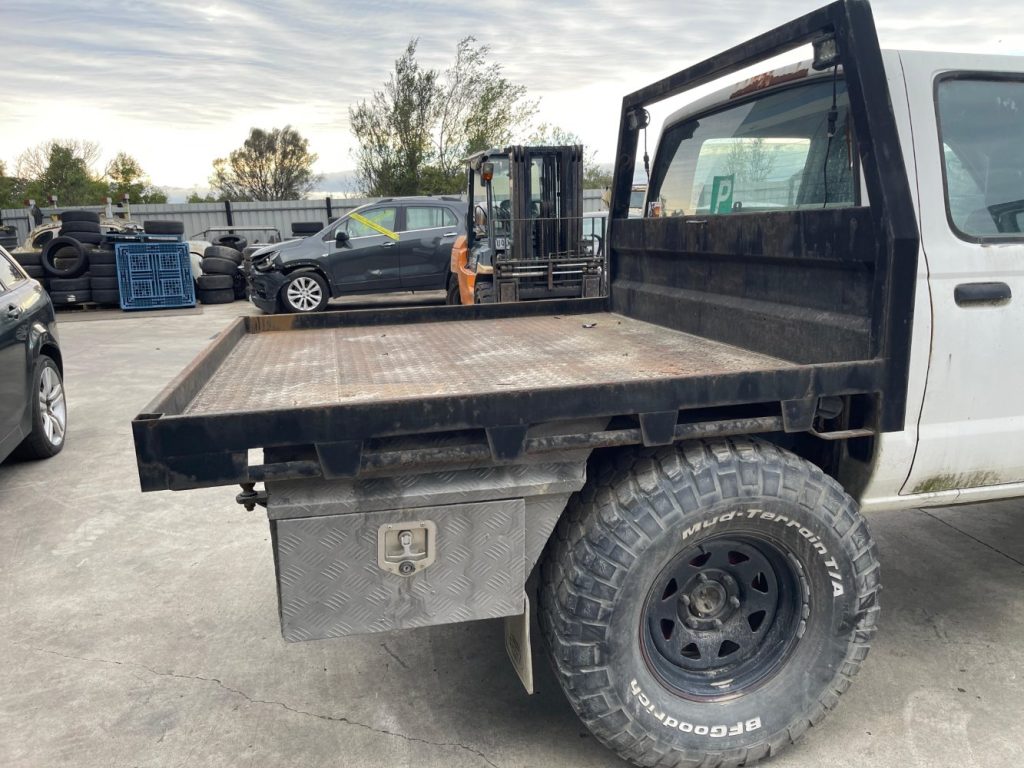 Car Wreckers - Nissan Navara 1997 White Manual Diesel