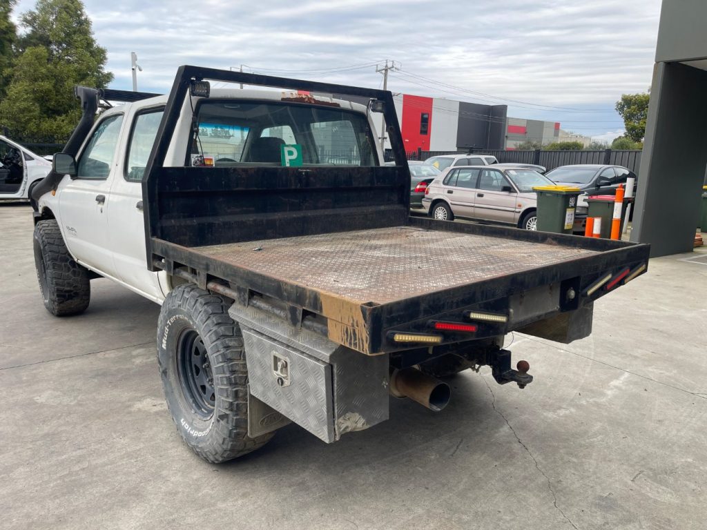 Car Wreckers - Nissan Navara 1997 White Manual Diesel