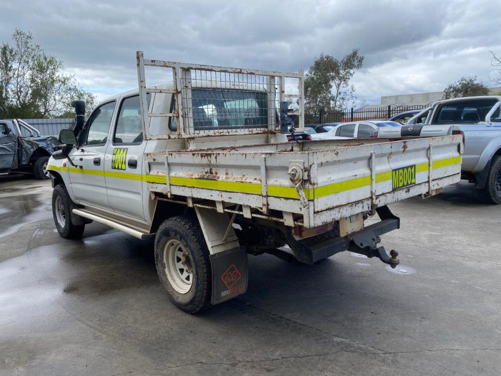 Car Wreckers - Toyota Hilux 1997 White Manual Diesel