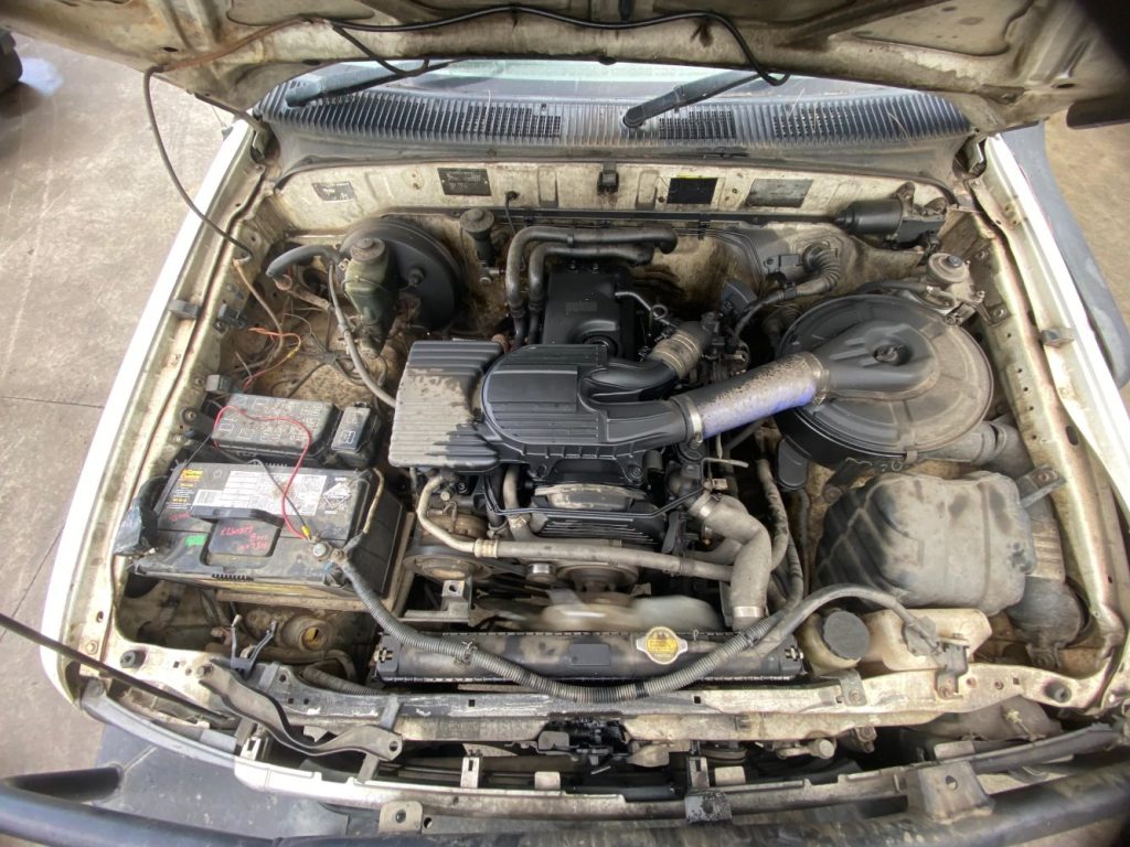 Car Wreckers - Toyota Hilux 1997 White Manual Diesel