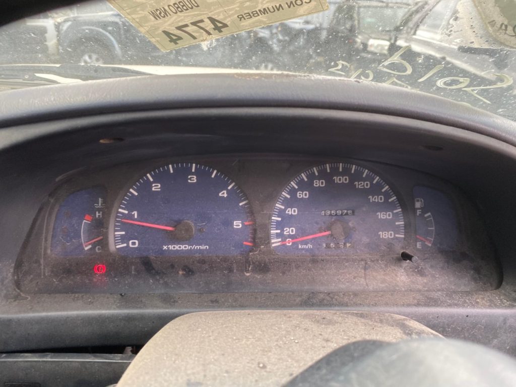 Car Wreckers - Toyota Hilux 1997 White Manual Diesel