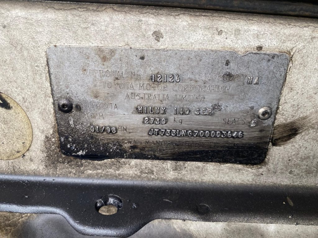 Car Wreckers - Toyota Hilux 1997 White Manual Diesel