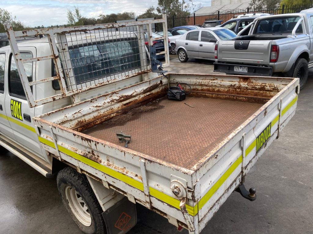 Car Wreckers - Toyota Hilux 1997 White Manual Diesel