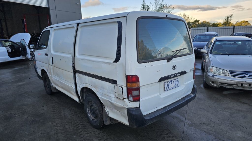 Car Wreckers - Toyota Hiace 1997 White Auto Petrol