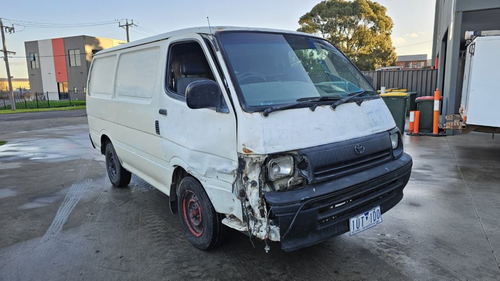 Car Wreckers - Toyota Hiace 1997 White Auto Petrol