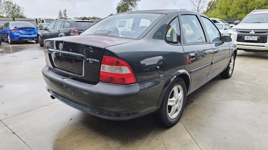 Car Wreckers - Holden Vectra 1999 Green Auto Petrol