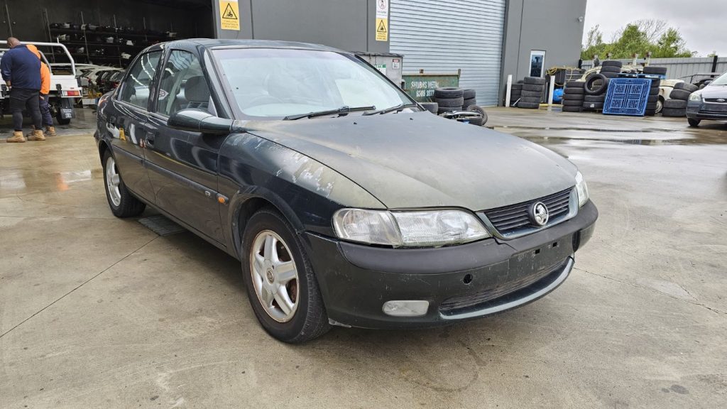 Car Wreckers - Holden Vectra 1999 Green Auto Petrol