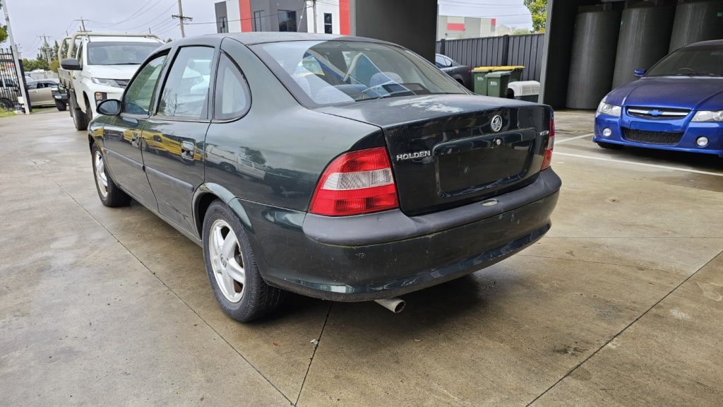 Car Wreckers - Holden Vectra 1999 Green Auto Petrol