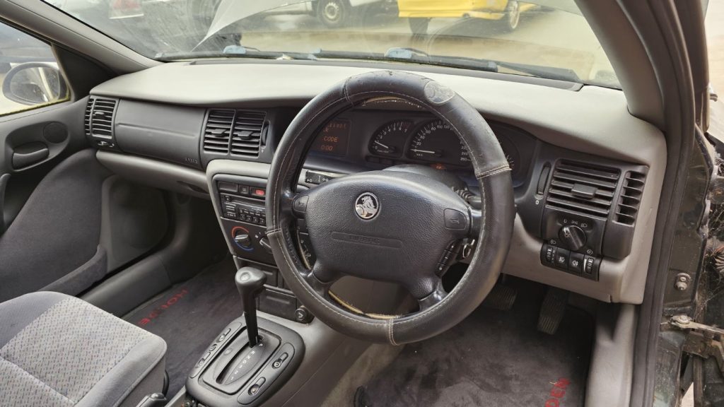 Car Wreckers - Holden Vectra 1999 Green Auto Petrol