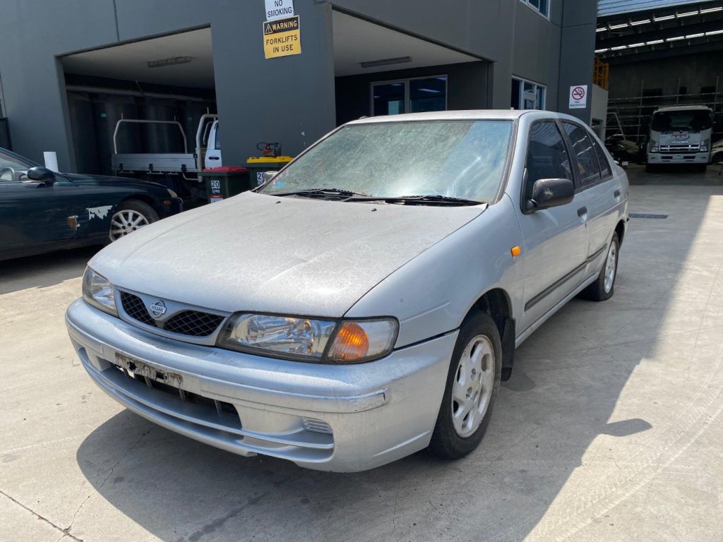 Car Wreckers - Nissan Pulsar 1999 Silver Manual