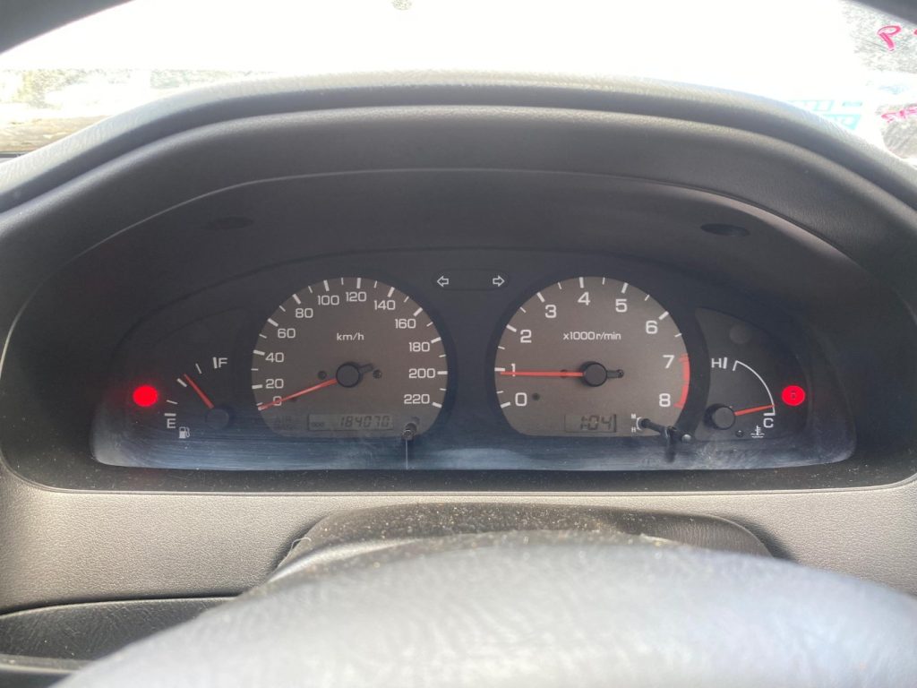 Car Wreckers - Nissan Pulsar 1999 Silver Manual