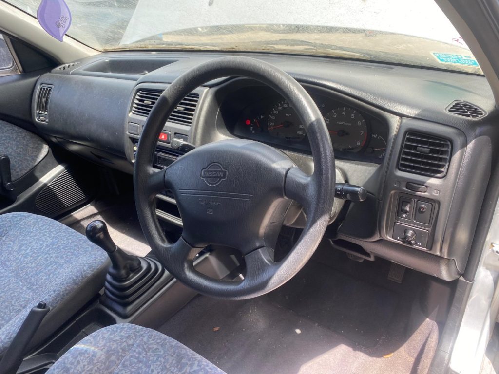 Car Wreckers - Nissan Pulsar 1999 Silver Manual