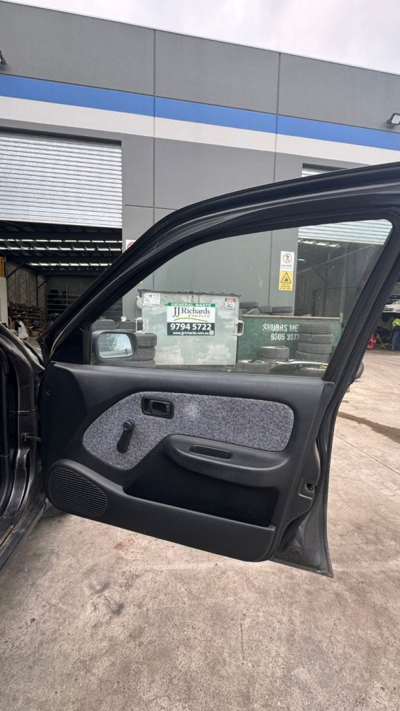 Car Wreckers - Nissan Pulsar 1999 Black Manual Petrol