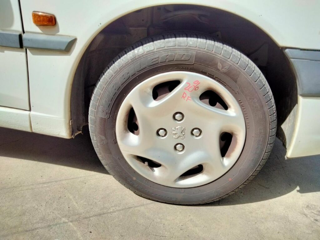 Car Wreckers - Peugeot 306 1999 White Auto Petrol