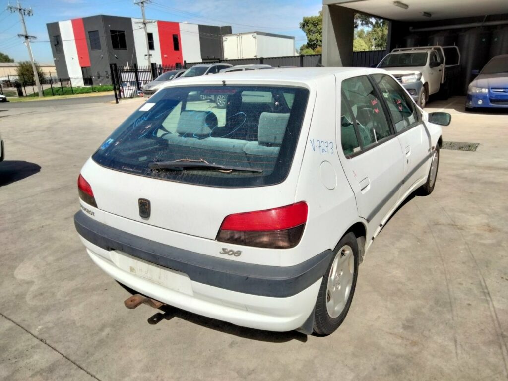 Car Wreckers - Peugeot 306 1999 White Auto Petrol