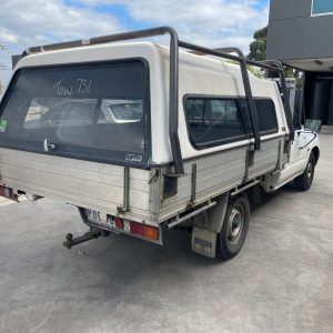 Car Wreckers - Toyota Hilux 1999 White Manual Manual