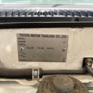 Car Wreckers - Toyota Hilux 1999 White Manual Manual