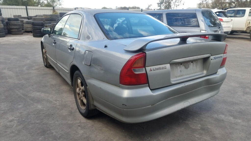 1999 mitsubishi magna