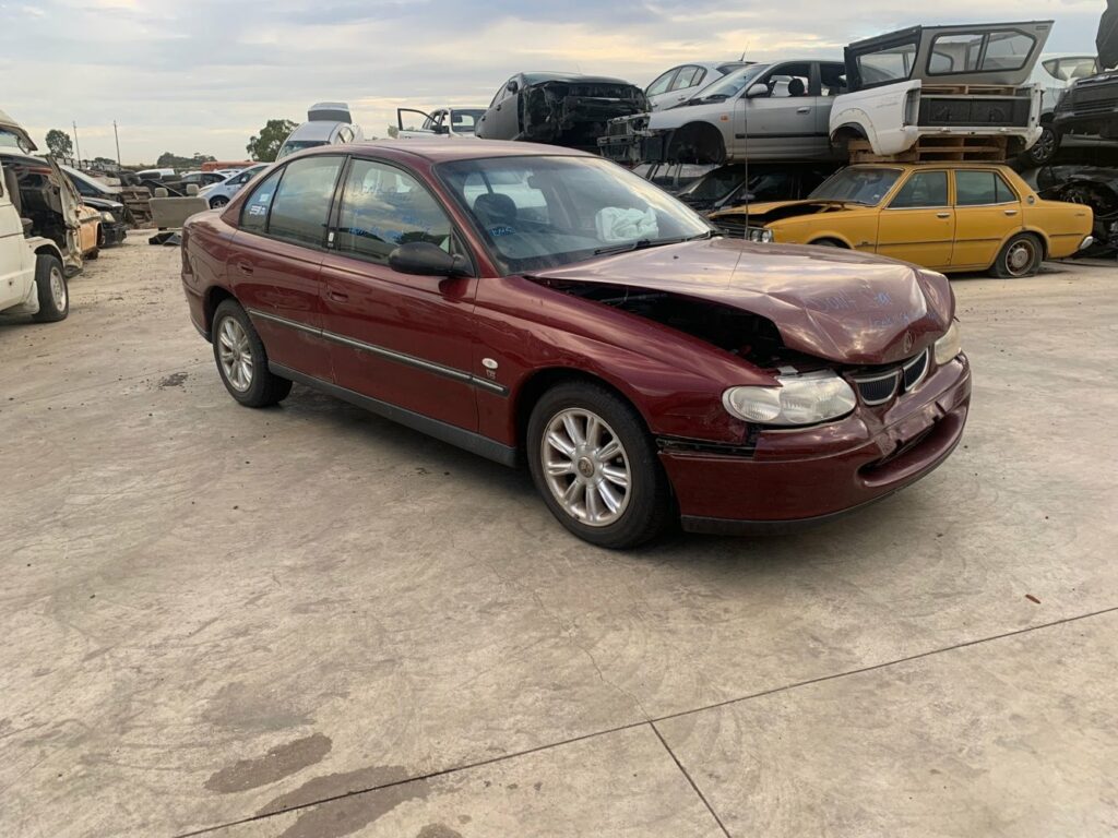 Car Wreckers - Holden  Commodore  2000 Red Auto Petrol