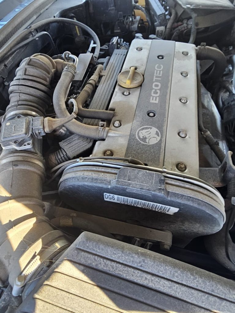 Car Wreckers - Holden Ventra 2000 White Auto Petrol