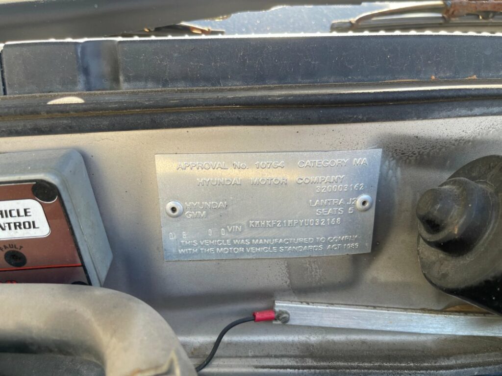 Car Wreckers - Hyundai Lantra 2000
