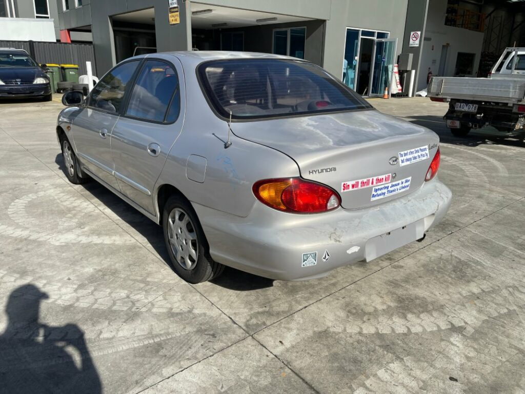 Car Wreckers - Hyundai Lantra 2000
