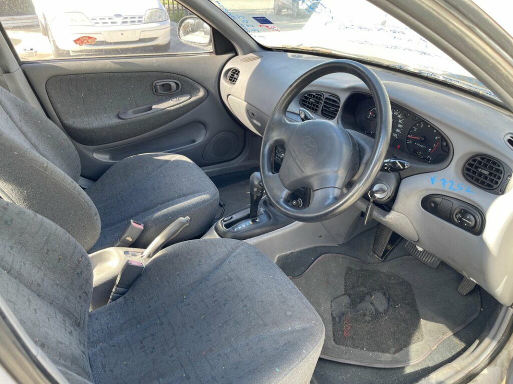 Car Wreckers - Hyundai Lantra 2000