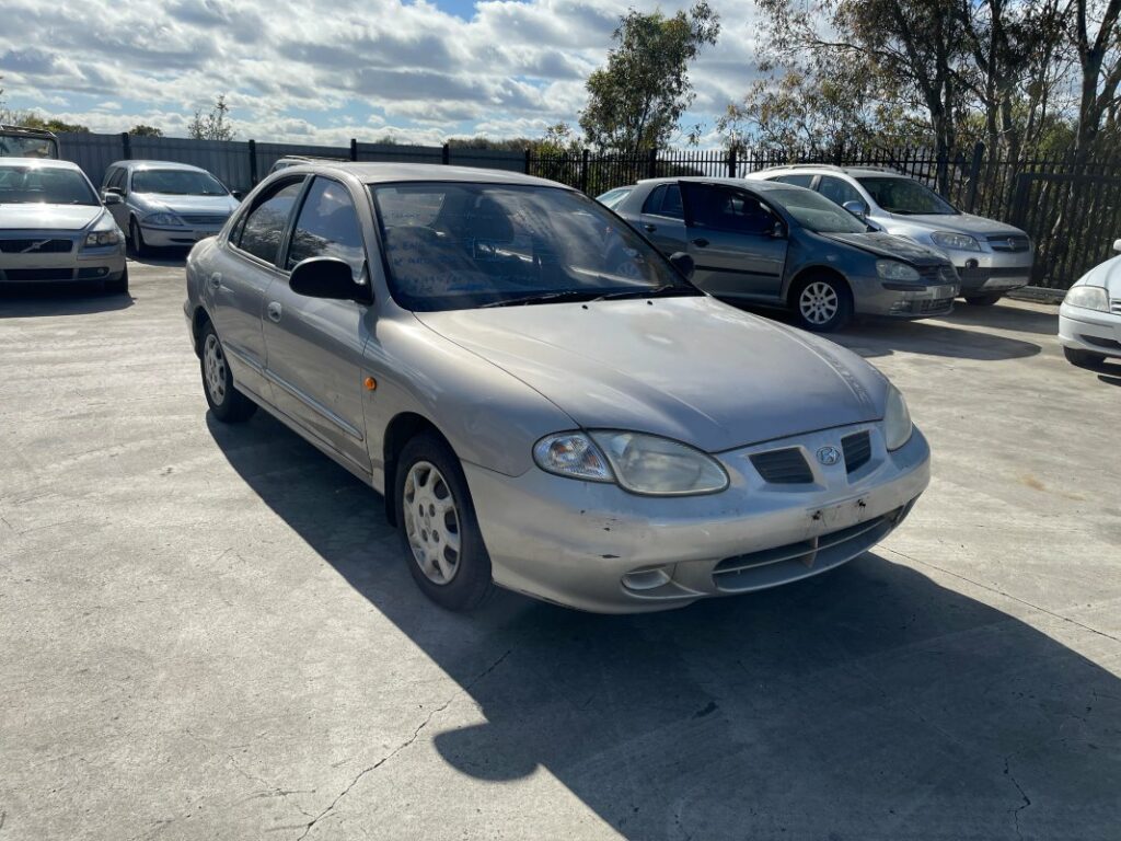 Car Wreckers - Hyundai Lantra 2000