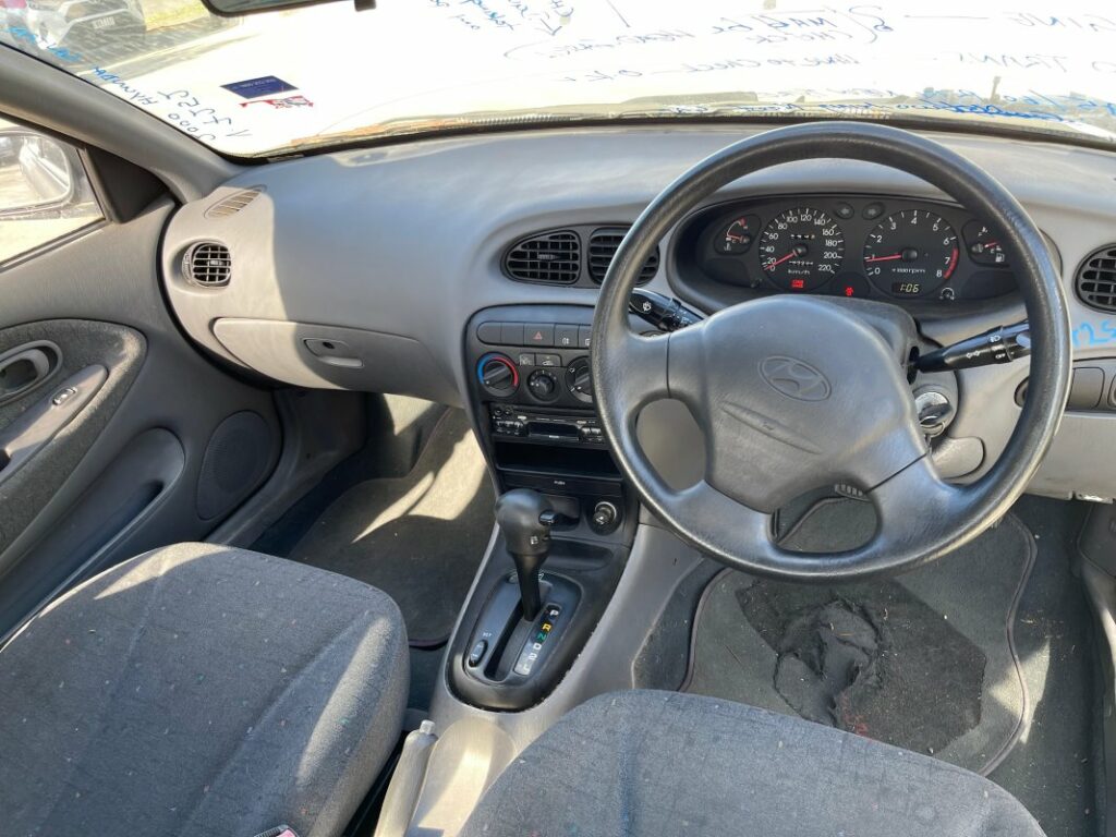 Car Wreckers - Hyundai Lantra 2000
