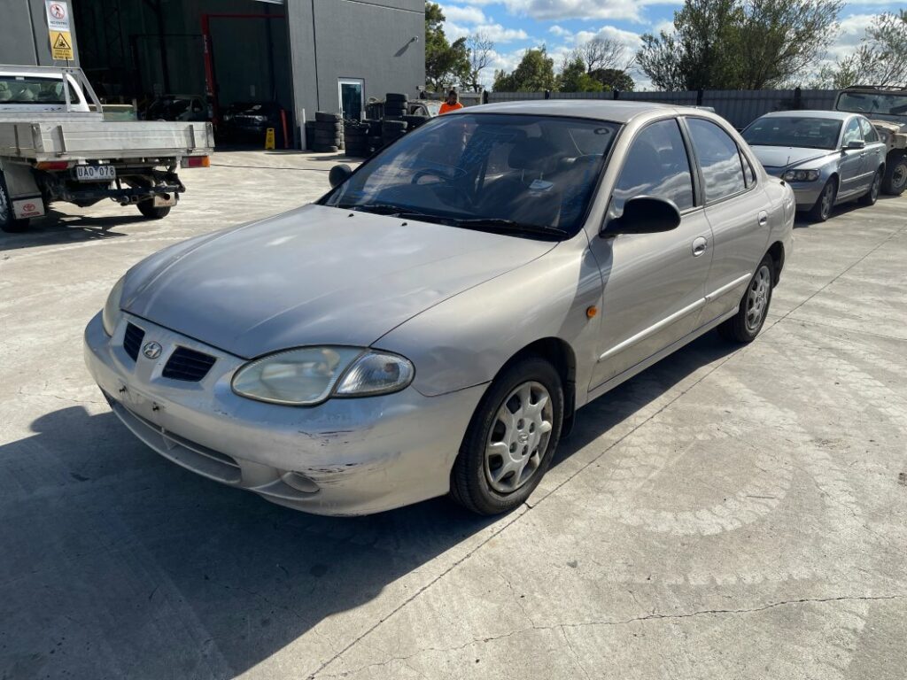 Car Wreckers - Hyundai Lantra 2000