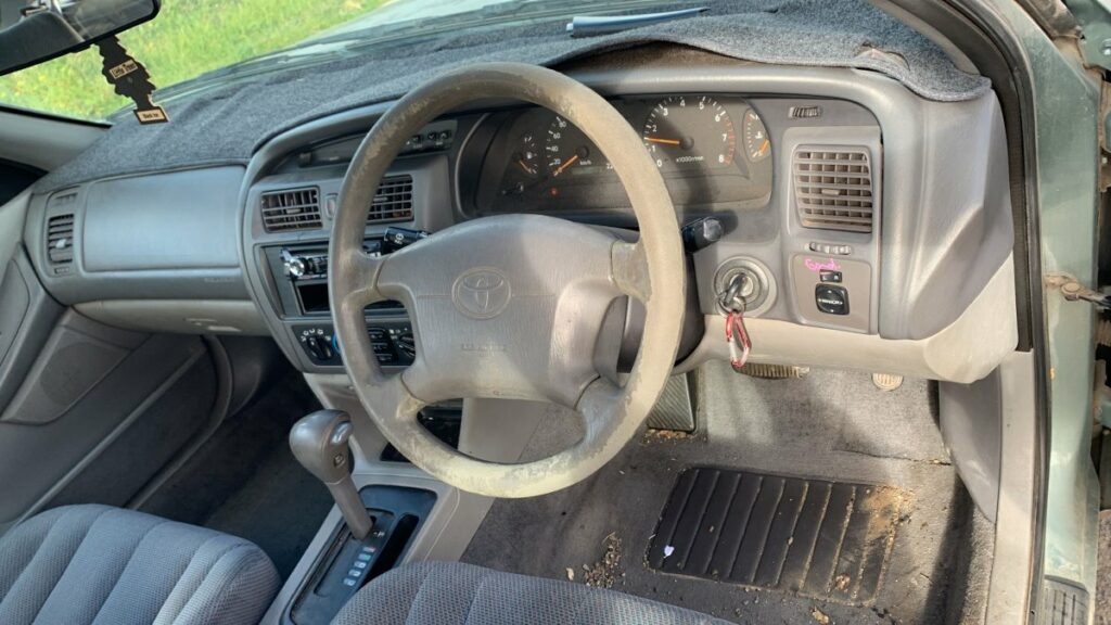 Car Wreckers - Toyota Avalon 2000 Silver Auto Petrol - Car Parts, Used Parts, Auto Parts