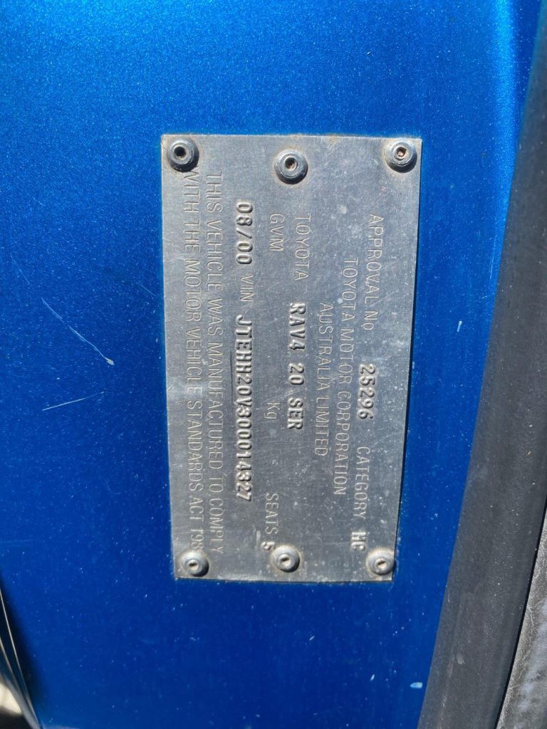 Car Wreckers - Toyota Rav4 2000 Blue Auto