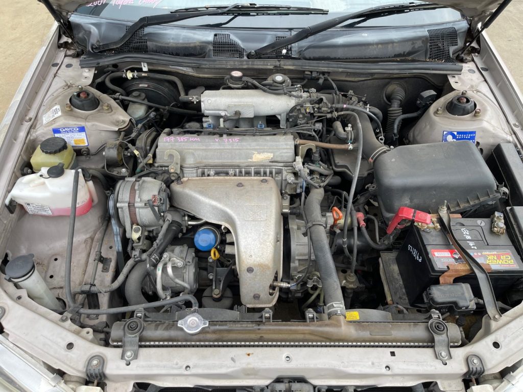 Car Wreckers - Toyota Camry 2000 Gold Auto