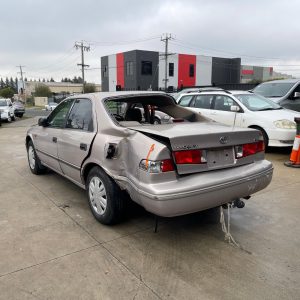 Car Wreckers - Toyota Camry 2000 Gold Auto