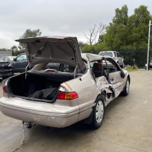 Car Wreckers - Toyota Camry 2000 Gold Auto