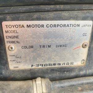 Car Wreckers - Toyota Hilux 2000 Green Manual Petrol