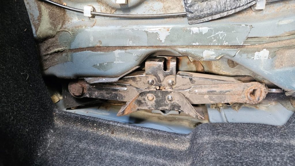 Car Wreckers - Ford Laser 2001 Green Auto Petrol