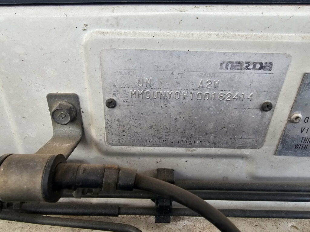 Car Wrecking - 2001 Mazda Bravo