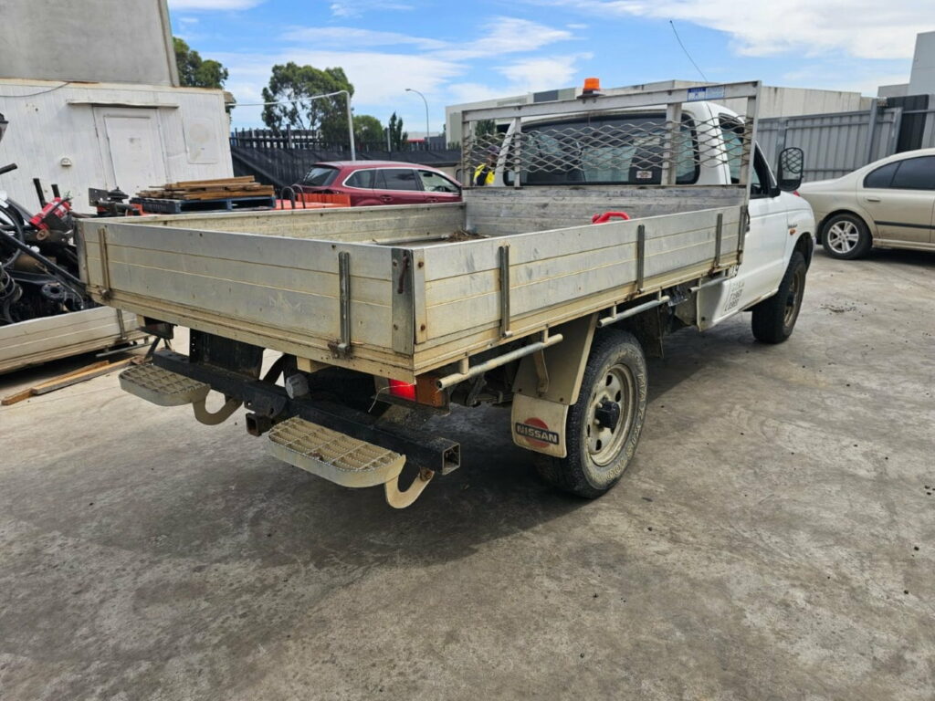 Car Wrecking - 2001 Mazda Bravo