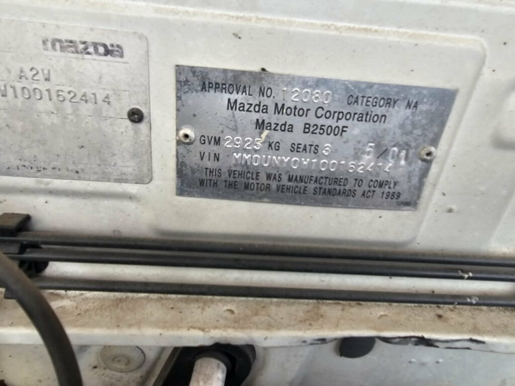 Car Wrecking - 2001 Mazda Bravo