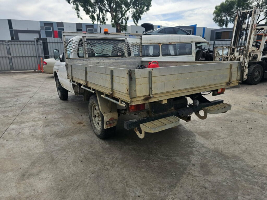 Car Wrecking - 2001 Mazda Bravo