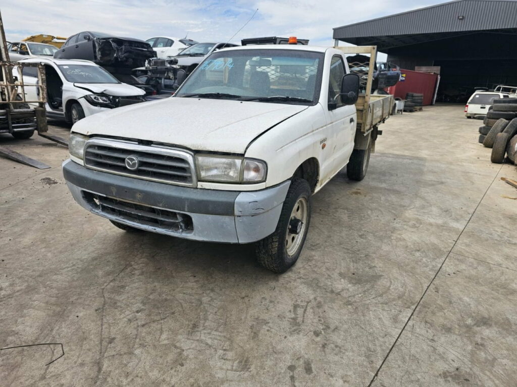 Car Wrecking - 2001 Mazda Bravo