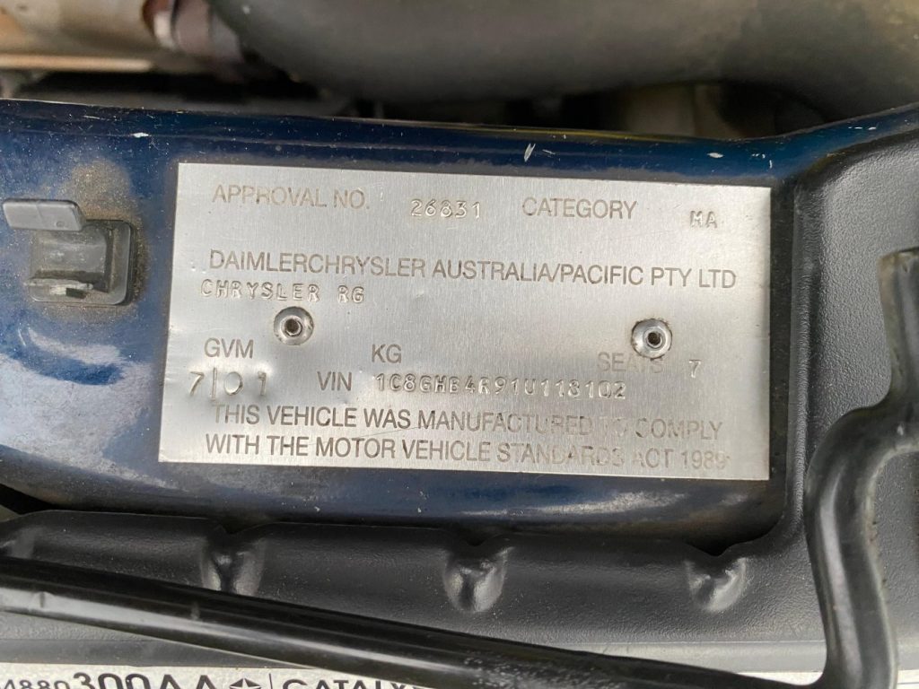 Car Wreckers - Chrysler Grand Voyager 2001 Navy Auto Petrol