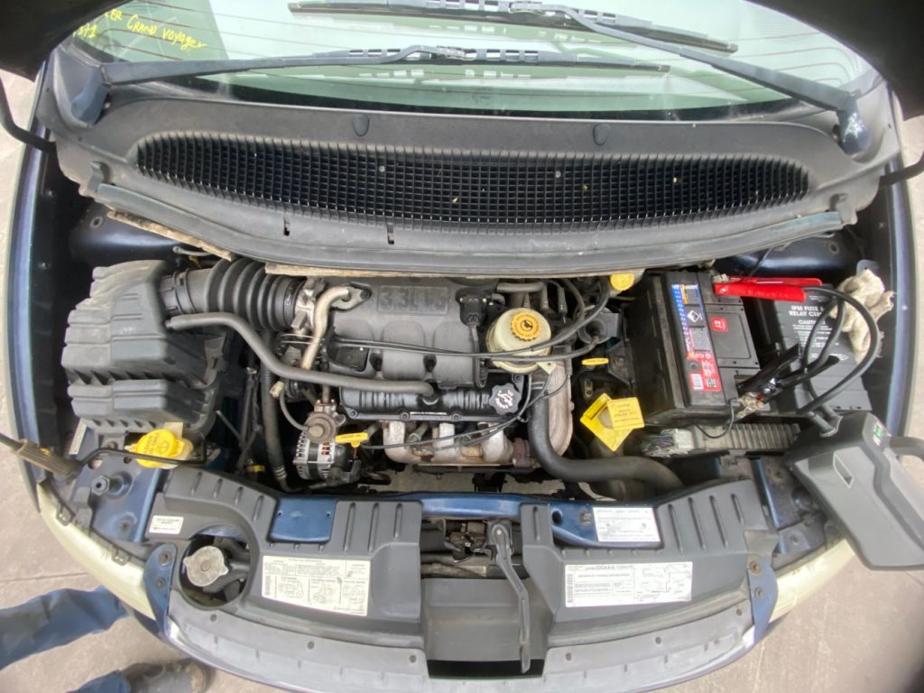 Car Wreckers - Chrysler Grand Voyager 2001 Navy Auto Petrol