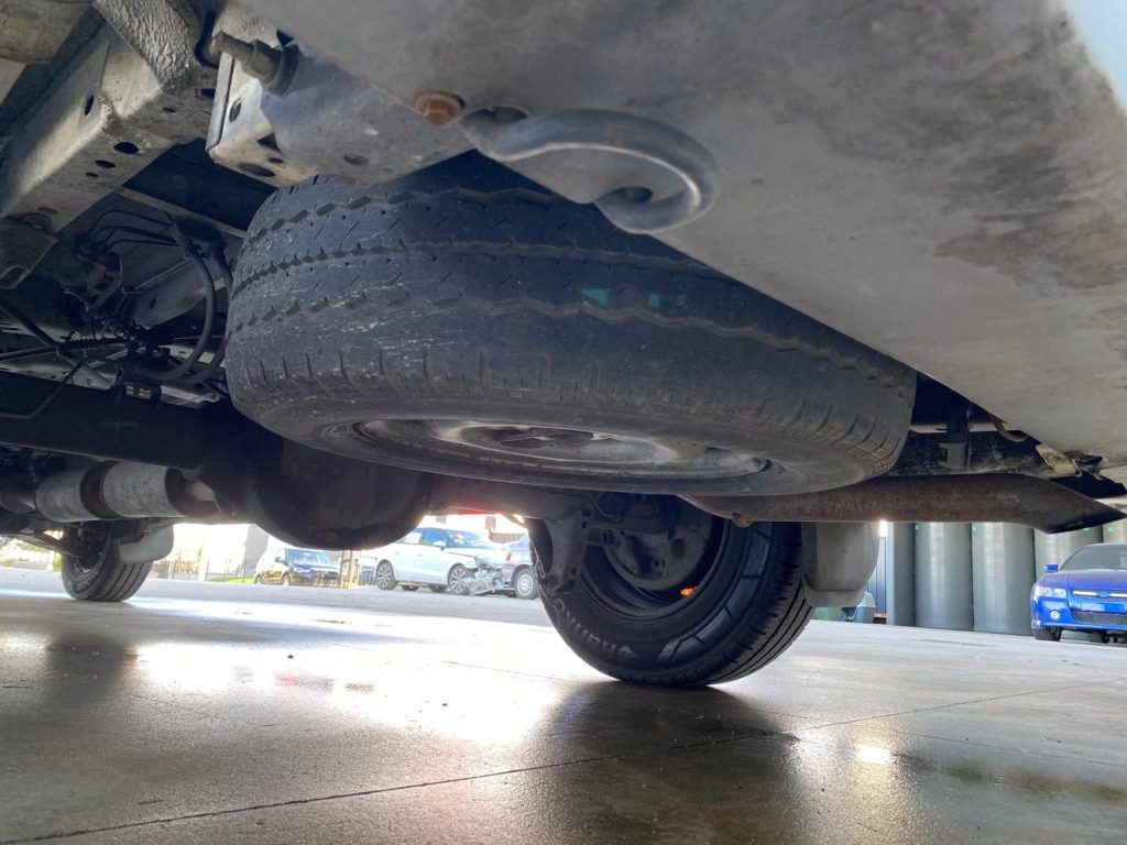 Ford Transit 2002 VH,VJ TD 2.4L DOFA DOHC 16v Turbo Diesel Direct Inj. 4cyl 92kW Van RWD